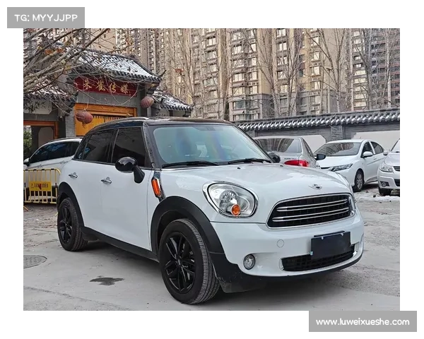 MINI:“乡下人”增拉古纳蓝车漆,新款MINI将于3月上市 MINI:“乡下人”增拉古纳蓝车漆,新款MINI将于3月上市